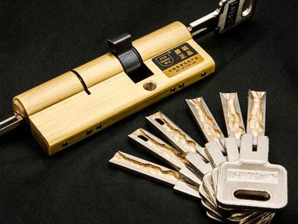 察雅24小时上门开锁公司