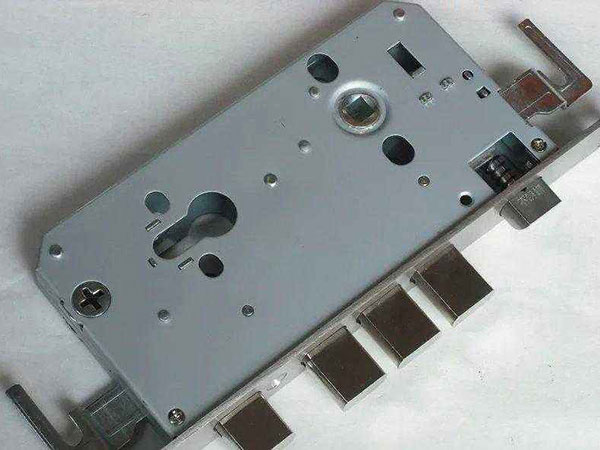 察雅24小时上门开锁公司