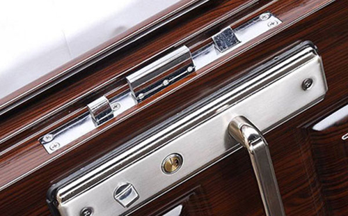 察雅24小时上门开锁公司