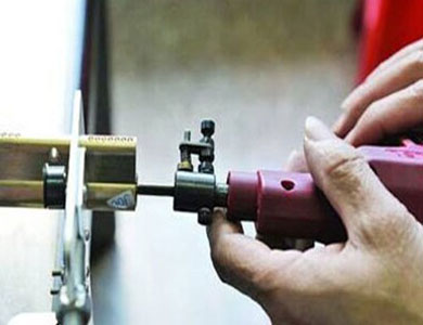 察雅24小时上门开锁公司